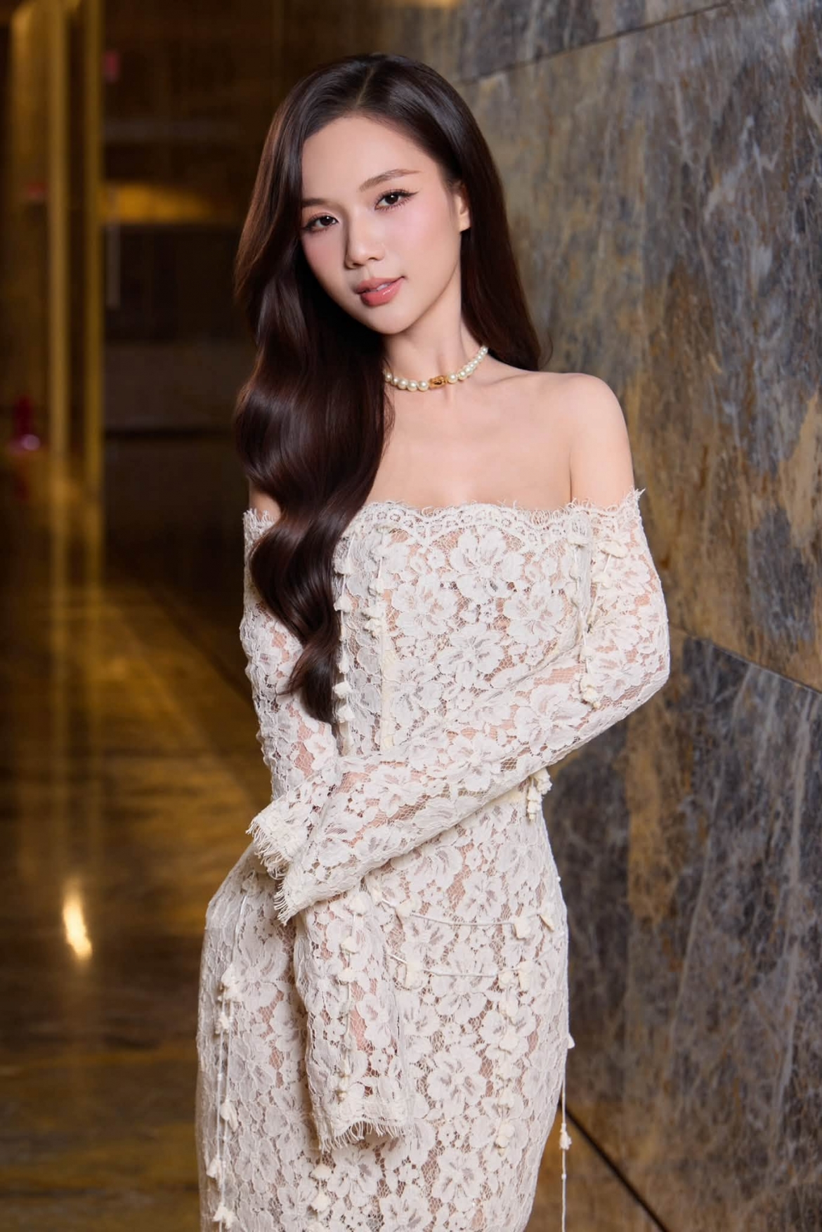 ngoc anh phu nhan chong la dai gia khong biet anh kiem duoc bao nhieu tien hinh anh 2