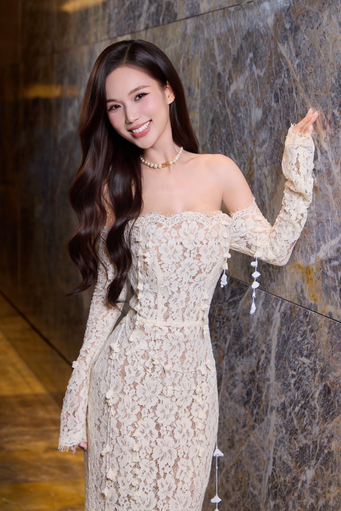 ngoc anh phu nhan chong la dai gia khong biet anh kiem duoc bao nhieu tien hinh anh 3