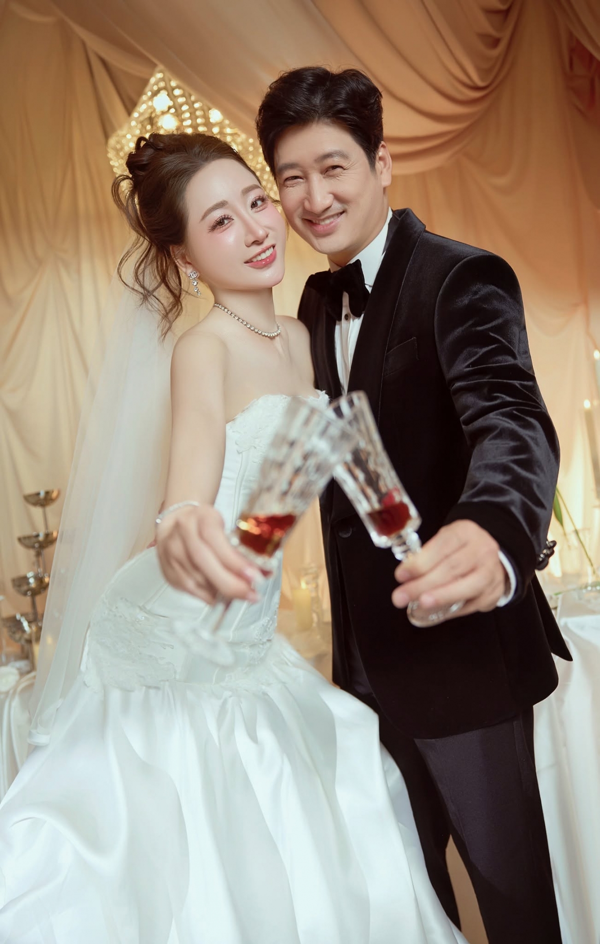 nam nsUt tung hai lan do vo sap cuoi ban gai kem 7 tuoi hinh anh 1