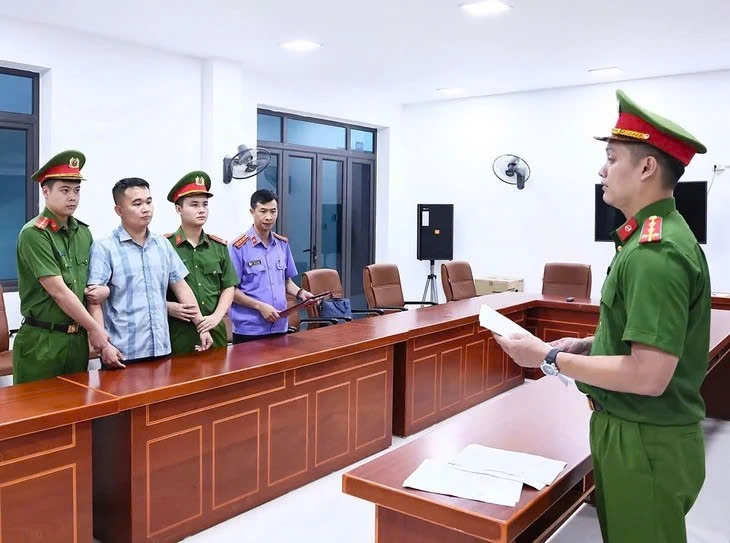 vu diem 10 mon toan o tuyen quang mot nu giao vien ra dau thu, bi khoi to hinh anh 1