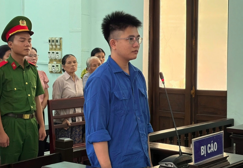 Thua lỗ tiền ảo, bác sĩ lĩnh 11 năm tù vì trộm cắp hơn 5 tỷ đồng
