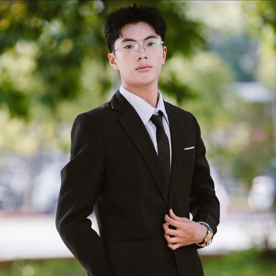 A khoa a00 nguyen Dang nhat chi tiec cau vat ly lam mat 30 diem tron ven hinh anh 1
