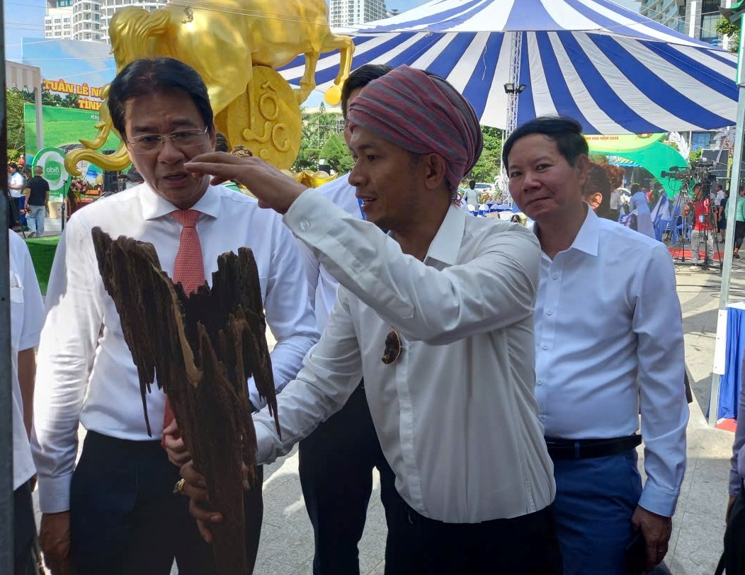 festival bien ket noi nong san khanh hoa sau mot nam hop nhat hinh anh 1