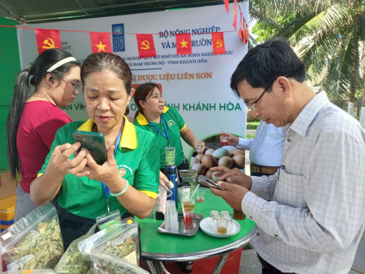 festival bien ket noi nong san khanh hoa sau mot nam hop nhat hinh anh 4
