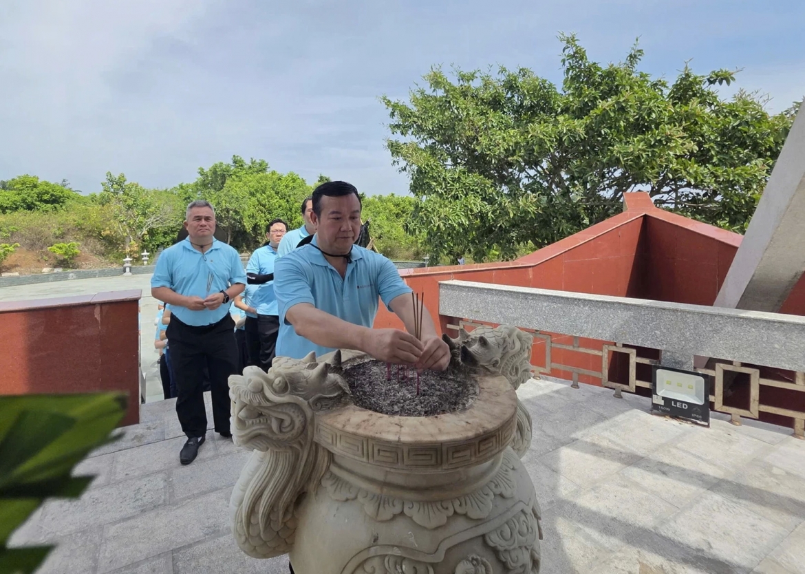 agribank mien trung thuc hien tot cong tac den on dap nghia hinh anh 5