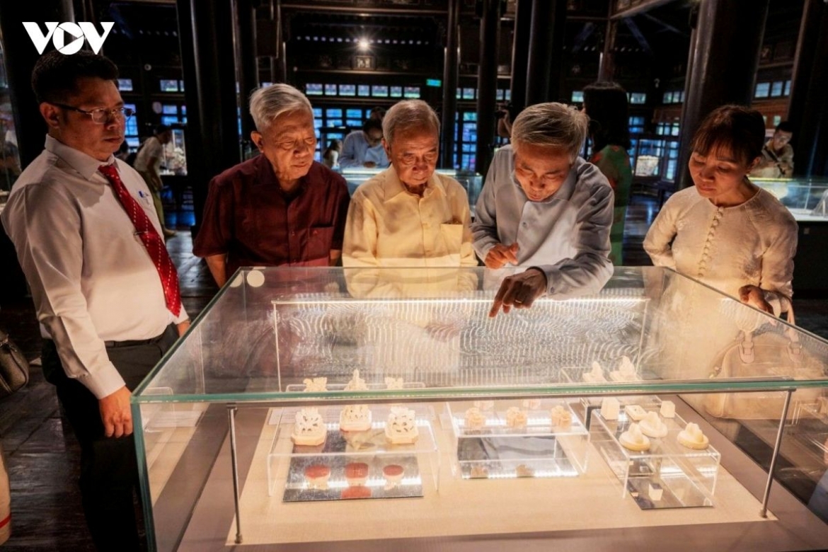 over 100 rare nguyen dynasty artifacts showcased in hue picture 3