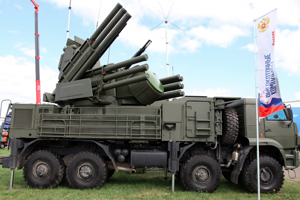 nga tinh dua pantsir len xe tu hanh, dung la chan robot chong uav hinh anh 1