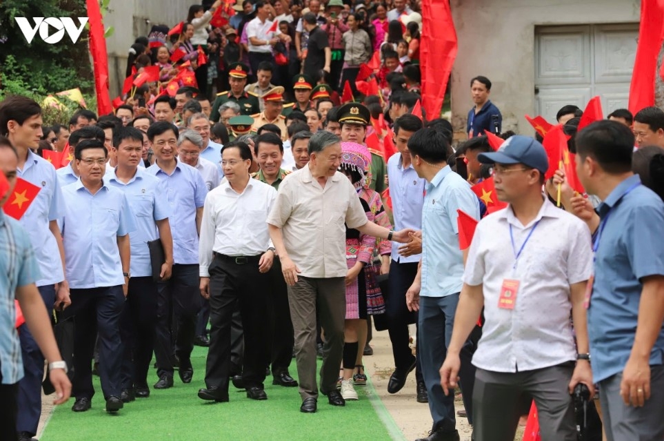 party and state leader attends all people s day for national security protection picture 1