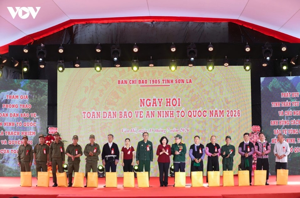 party and state leader attends all people s day for national security protection picture 8