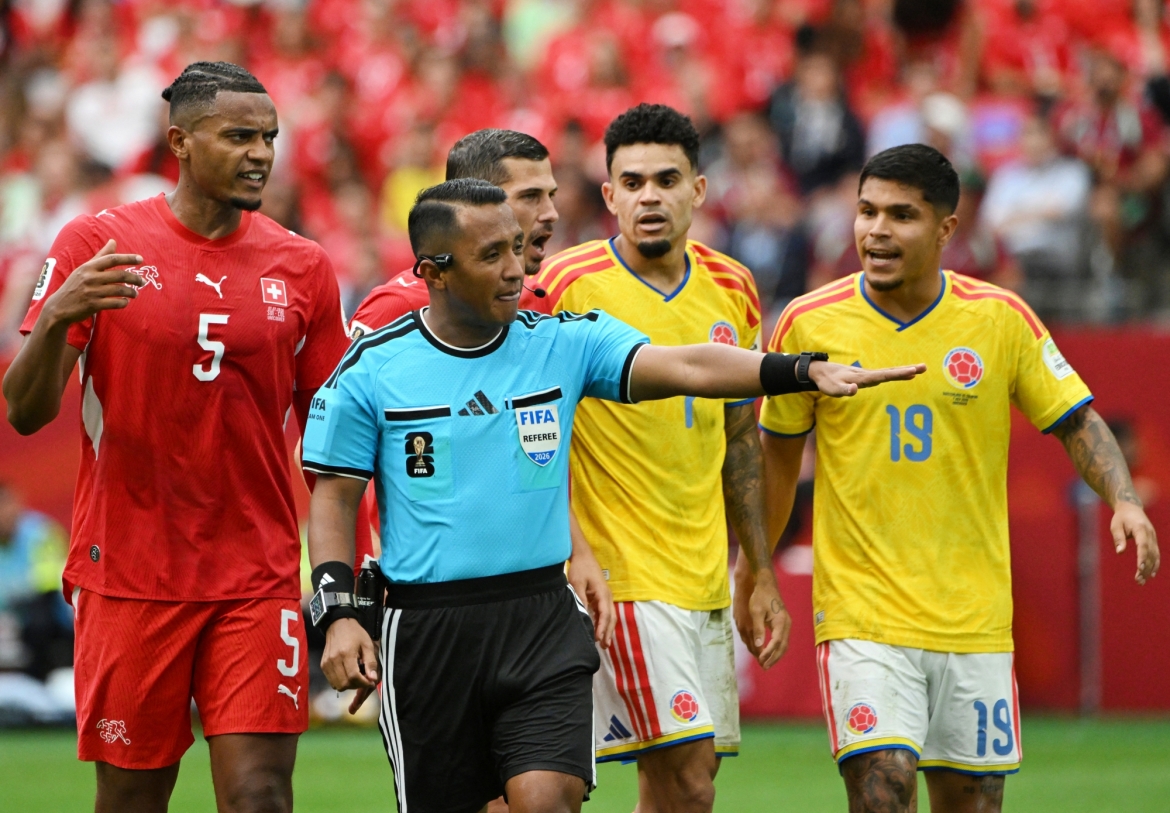 trong tai rut the do lich su o world cup 2026 cam coi tran phap vs tay ban nha hinh anh 1