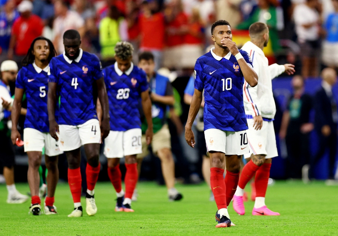 hlv deschamps mia mai trong tai sau khi phap dung buoc o ban ket world cup 2026 hinh anh 1