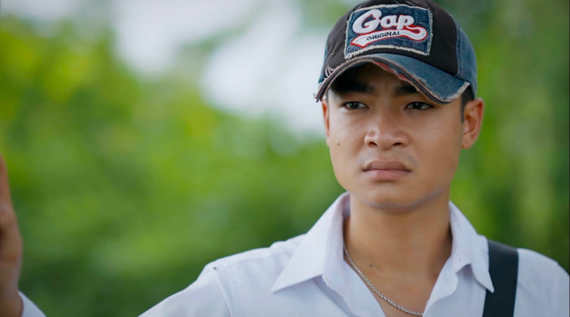 ket phim phia ben kia thanh pho gay tranh luan, khan gia hong phan 2 hinh anh 3