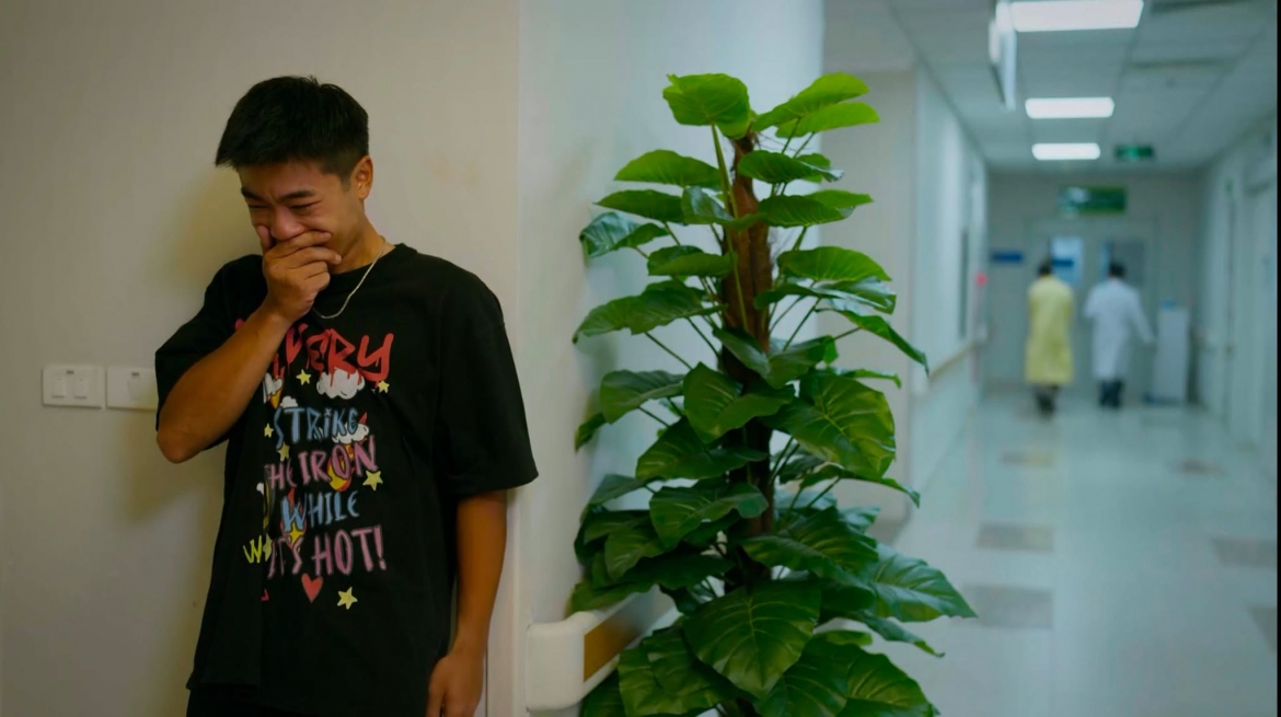ket phim phia ben kia thanh pho gay tranh luan, khan gia hong phan 2 hinh anh 9