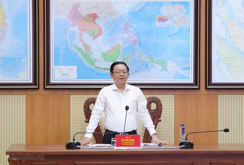 pho thu tuong dut khoat khong de nguoi dan phai len noc nha keu cuu khi mua lu hinh anh 2