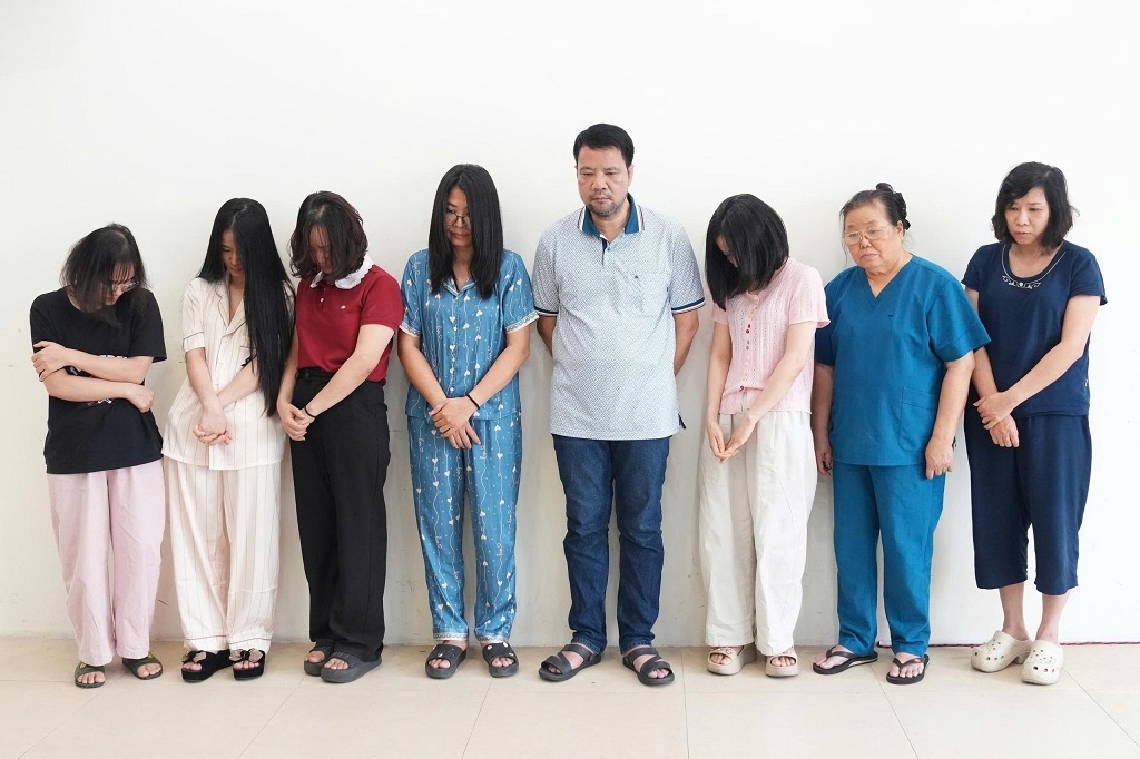 phong kham ve benh , lua doi khach hang thu loi bat chinh hang chuc ty dong hinh anh 3