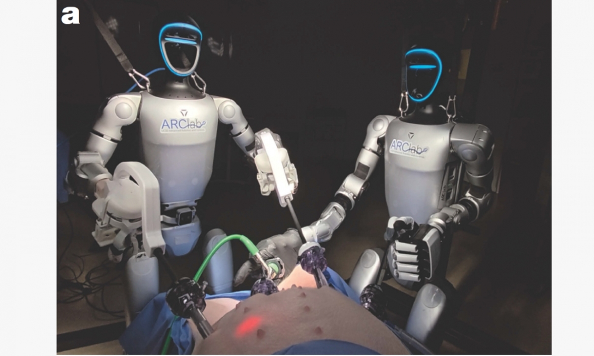 Mỹ dùng robot hình người của Trung Quốc thực hiện ca phẫu thuật lợn sống