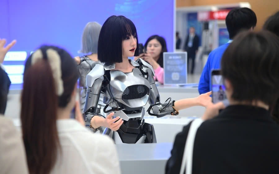 my du kien cam nhap khau robot va bo bien tan moi cua trung quoc hinh anh 1