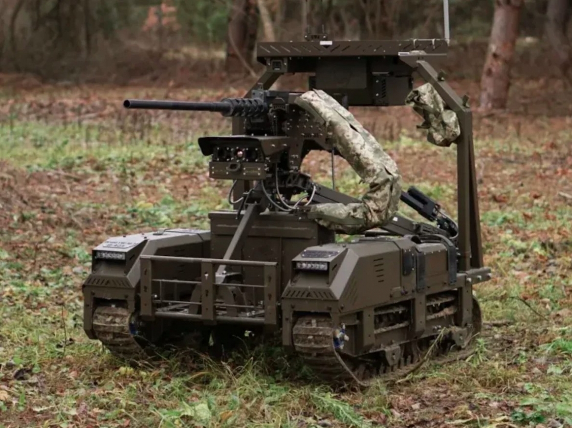 sung may hang nang hon 100 nam tuoi bien robot ukraine thanh xe tang co nho hinh anh 1
