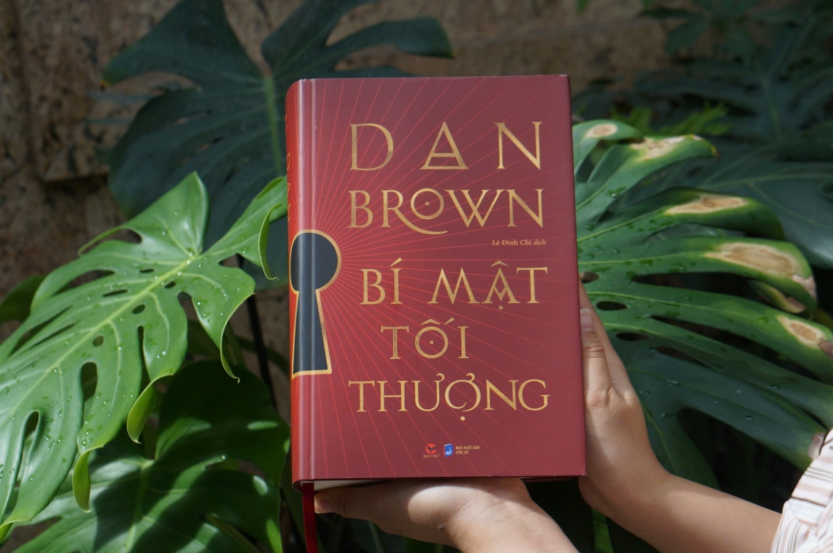  bi mat toi thuong cua dan brown ban duoc 10.000 ban trong tuan dau phat hanh hinh anh 1