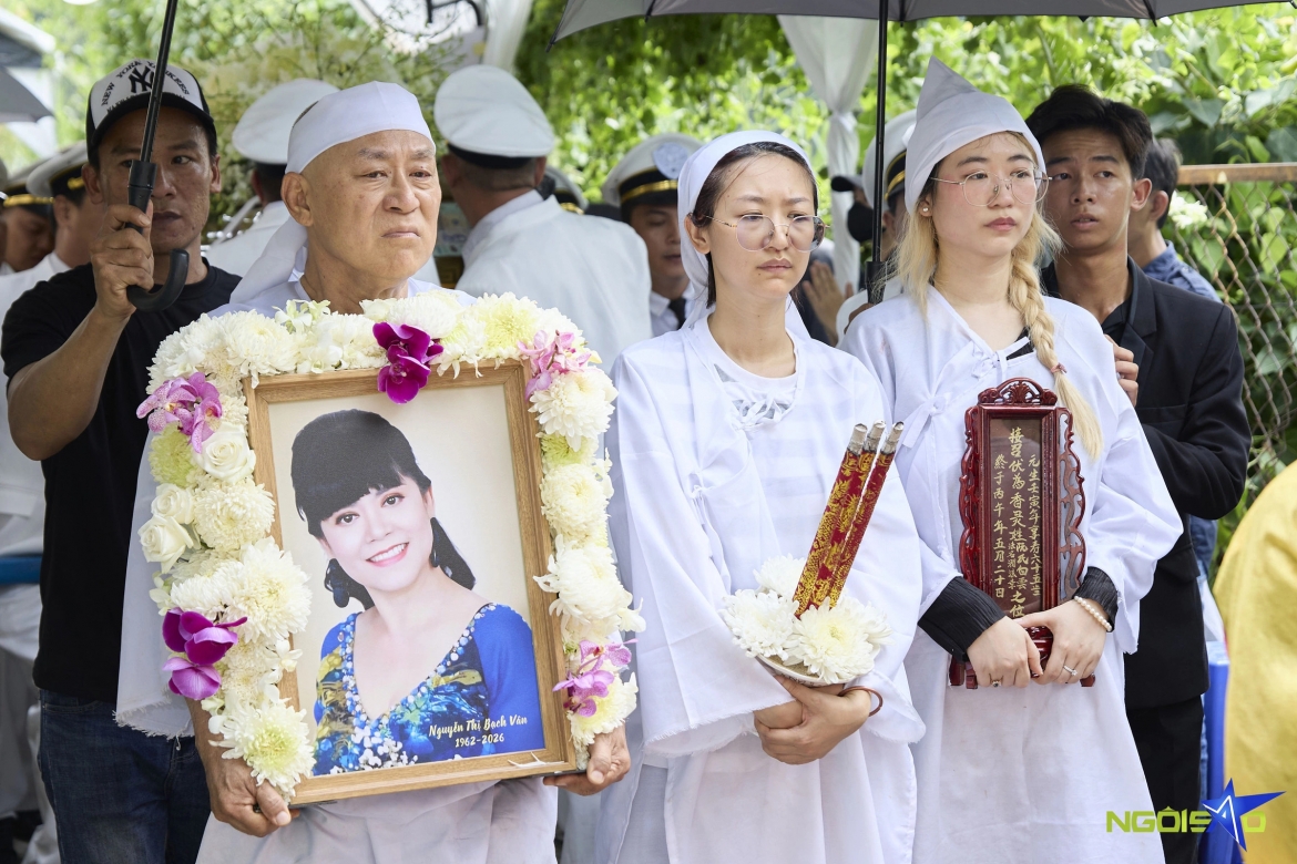 sao viet 9-7 thanh hang khoe toc ngan ben song luan hinh anh 2
