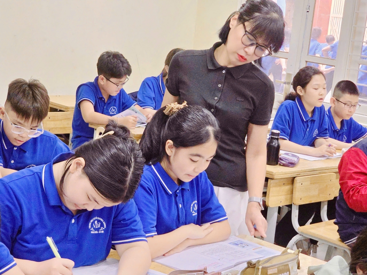 ha noi sap xep, sap nhap truong hoc hoc sinh co phai doi truong, doi lop hinh anh 2