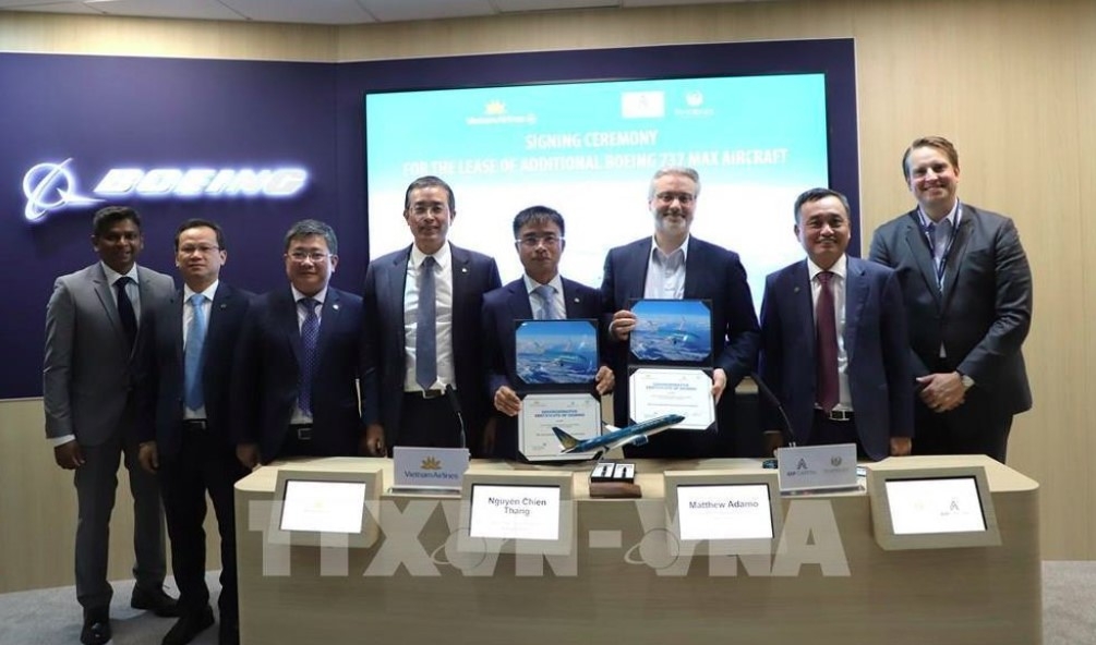 vietnam airlines leases 19 boeing 737 max 8 aircraft at farnborough airshow picture 1
