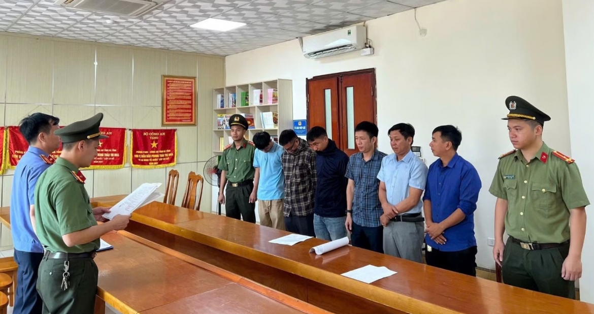 lam gia ket qua thi nghiem vat lieu xay dung, 15 nguoi bi khoi to hinh anh 1