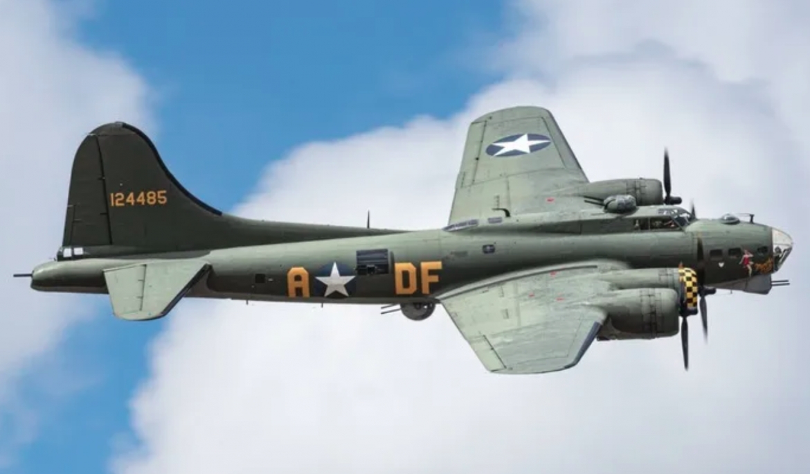 Dieu gi khien phao dai bay b-17 tro thanh con ac mong cua Duc quoc xa hinh anh 1