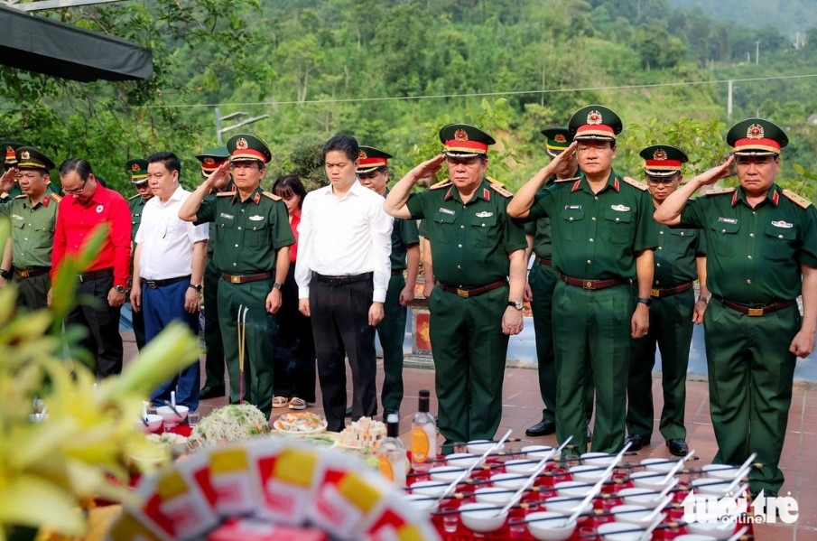 Dai tuong nguyen trong nghia vieng liet si tai mat tran vi xuyen hinh anh 2