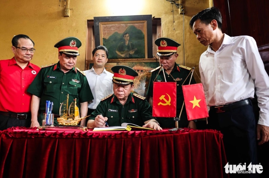 Dai tuong nguyen trong nghia vieng liet si tai mat tran vi xuyen hinh anh 3