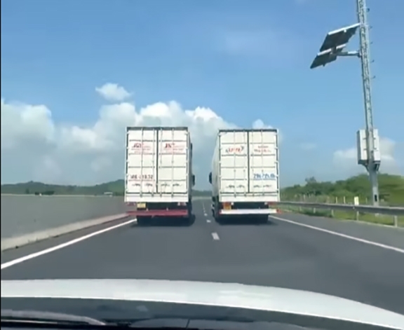 su dung lan trai cao toc chi de vuot xe lam sao kha thi hinh anh 2