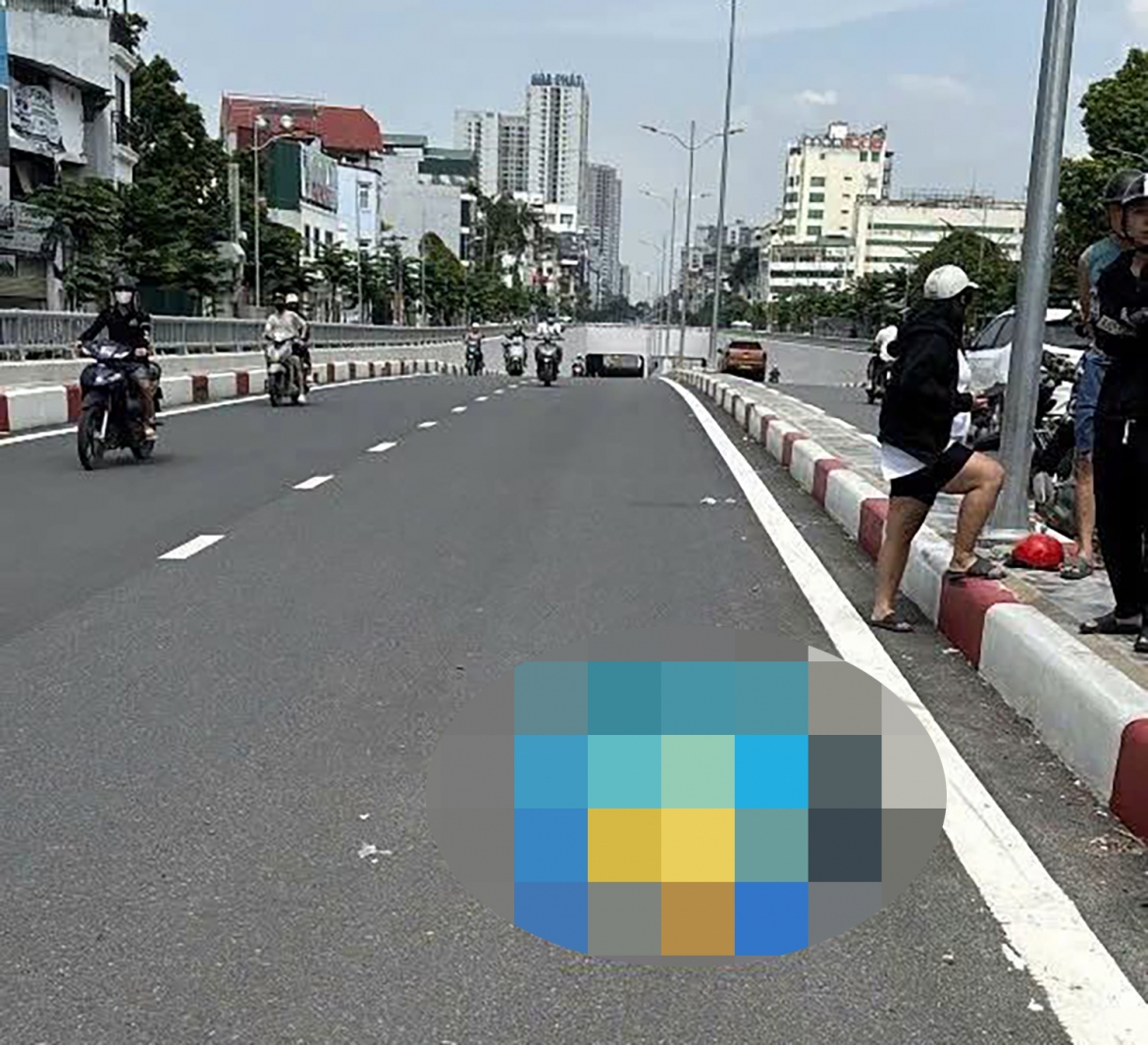 tim than nhan nam nan nhan tai nan tu vong o ham chui Dinh cong, ha noi hinh anh 1