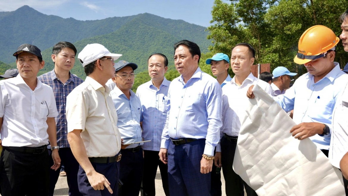 hue tap trung thao go cac diem nghen de tang truong hai con so hinh anh 1