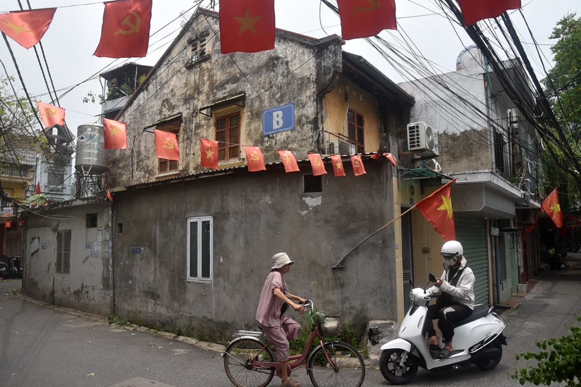 song thap thom trong khu tap the xuong cap o truong Dinh, ha noi hinh anh 10