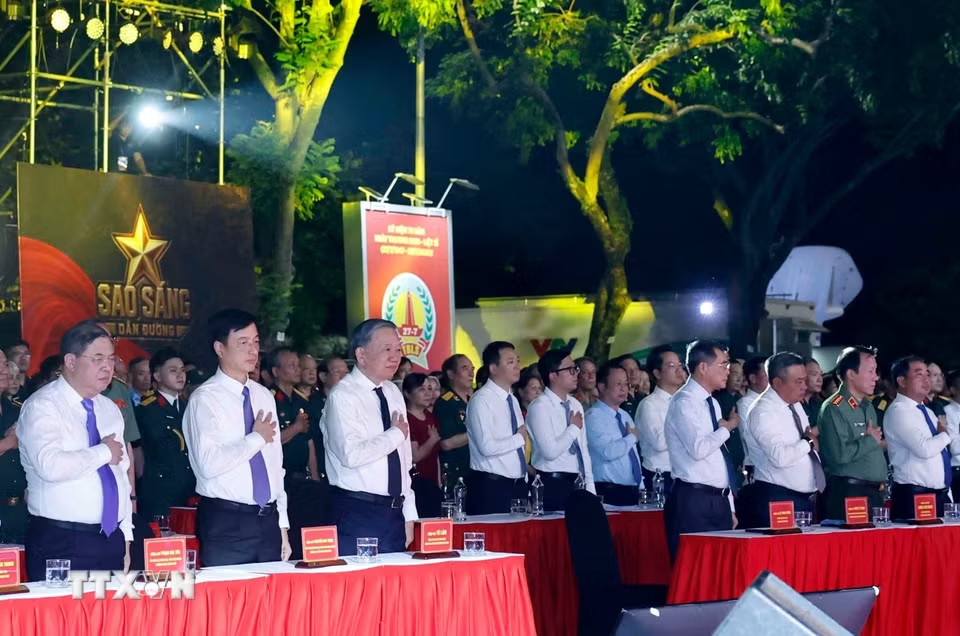 tong bi thu, chu tich nuoc to lam du chuong trinh cau truyen hinh tai ha noi hinh anh 1