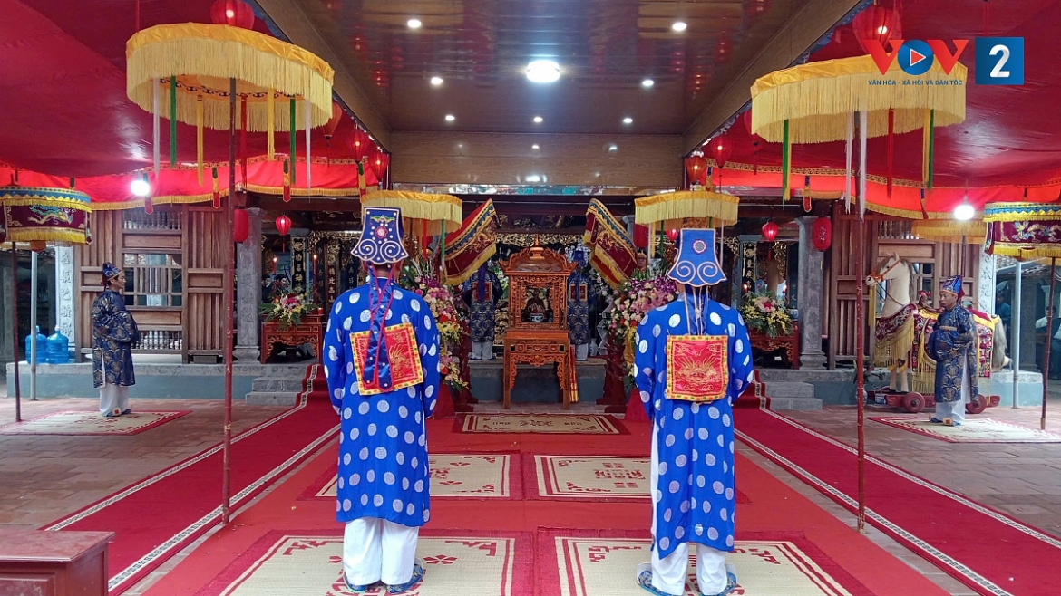 Dinh son Dong chung nhan cua mot lang nghe co hinh anh 2