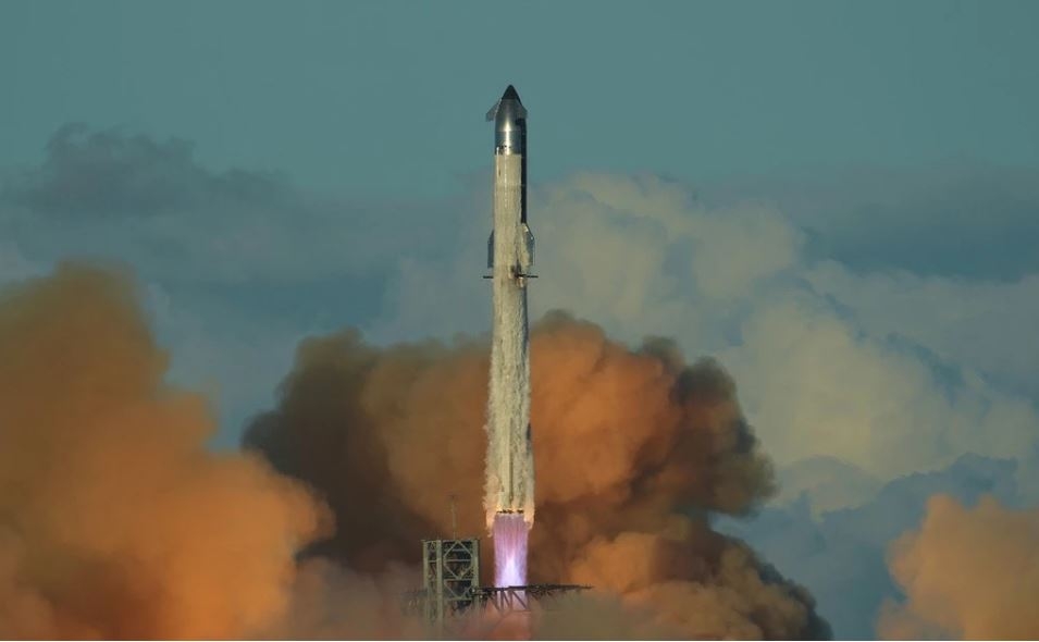 Spacex phóng thành công tên lửa Starship trong chuyến bay thử nghiệm thứ 13