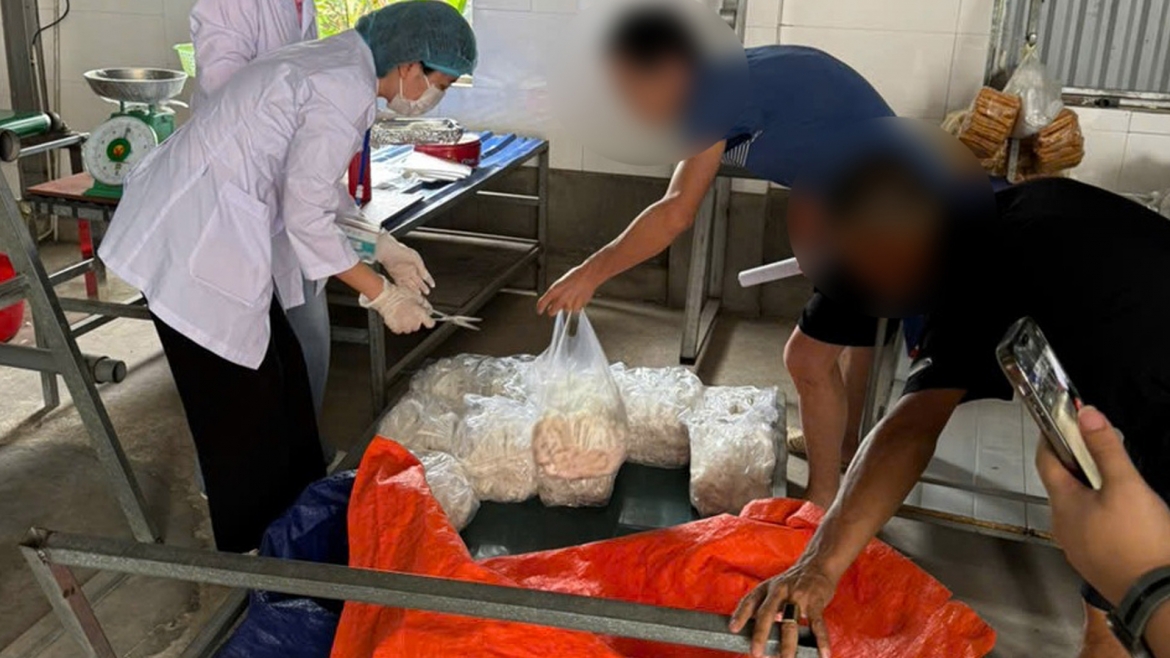 Thái Nguyên phạt 71,5 triệu đồng hộ sản xuất mì, bánh phở vi phạm ATTP