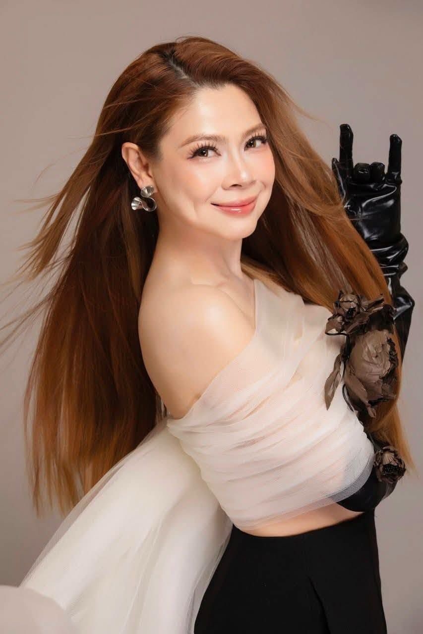 sao viet 30-7 quynh nga gay sot voi ngoai hinh tre trung, tha thinh ngot ngao hinh anh 13