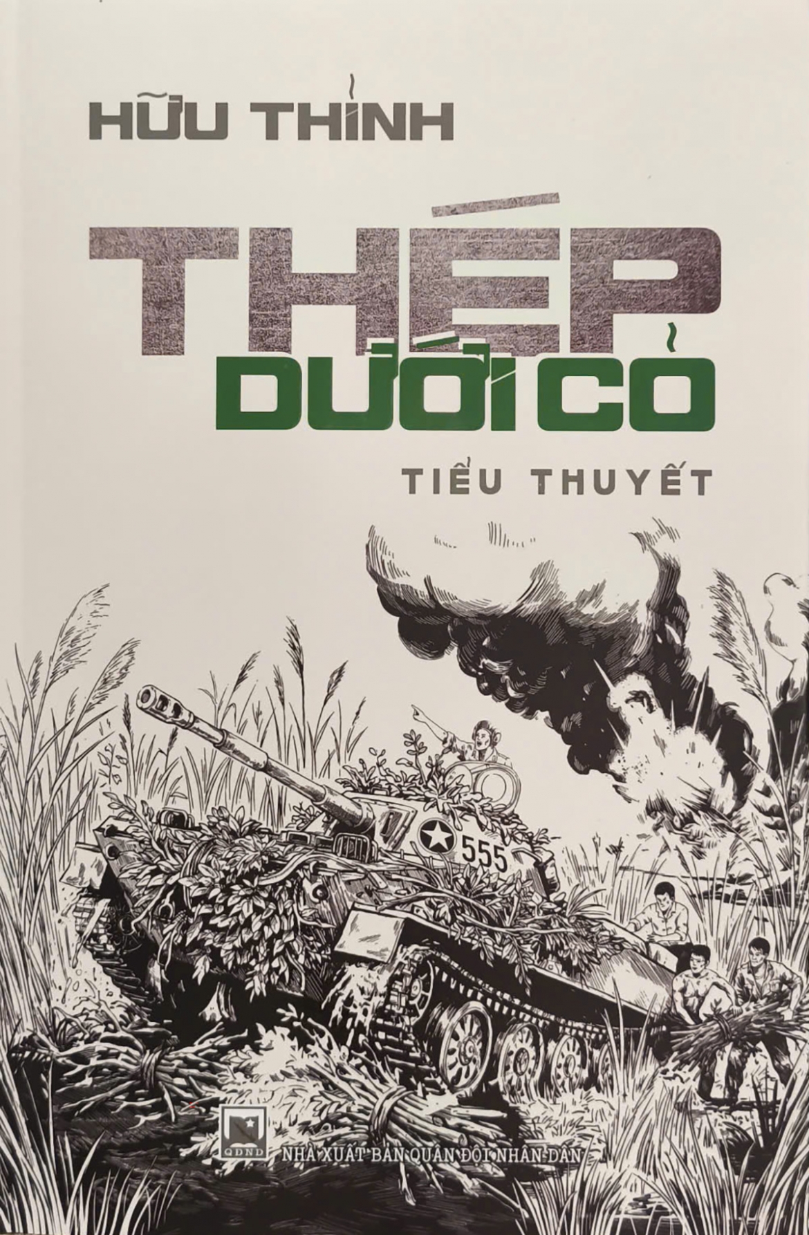  thep duoi co cua nha tho huu thinh nhieu hon mot tieu thuyet ve chien tranh hinh anh 1