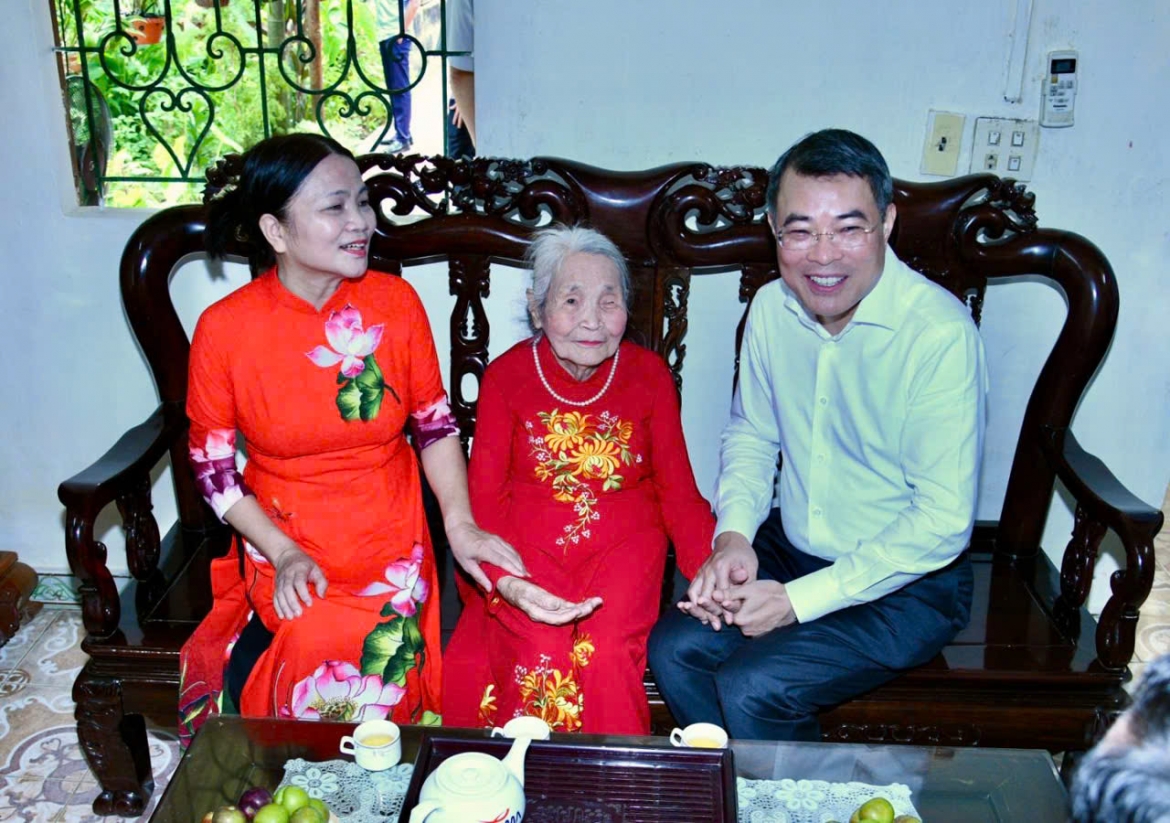 thu tuong dang huong tuong niem cac anh hung liet sy tai lao cai hinh anh 2