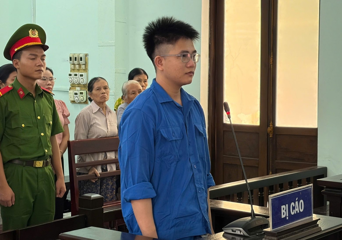 thua lo tien ao, bac si linh 11 nam tu vi trom cap hon 5 ty dong hinh anh 1