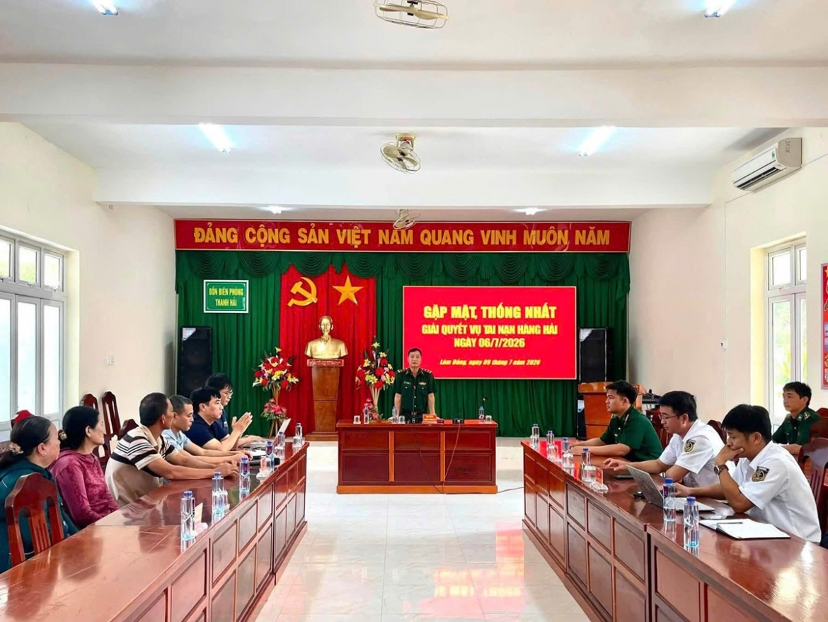 tau hang boi thuong cho tau ca bi tong chim o vung bien lam Dong hon 2,5 ty dong hinh anh 1