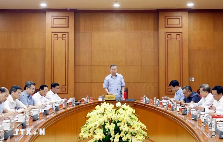 van dung dung phuong phap cach mang trong dau tranh phong, chong tu dien bien, tu chuyen hoa hinh anh 1