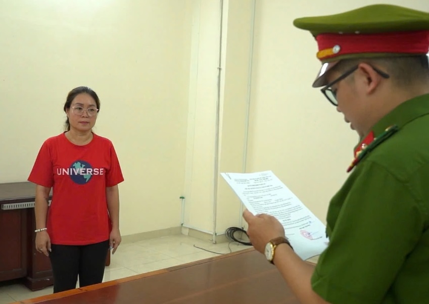 khoi to nguoi giao xe cho du khach nga khong co bang lai gay tai nan chet nguoi hinh anh 1