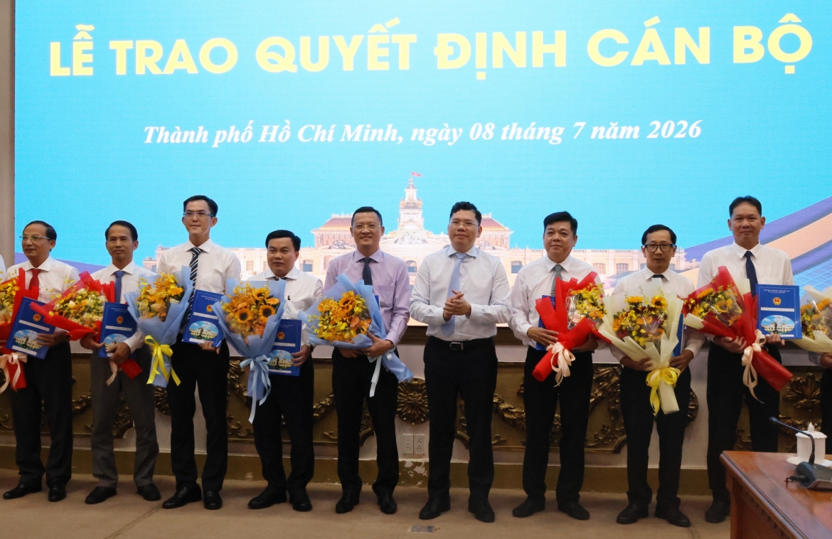 tp.hcm dieu dong bo nhiem 11 can bo lanh dao hinh anh 1