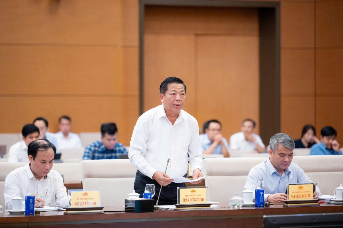 De xuat phan cap, giam thu tuc ve kinh doanh bat dong san hinh anh 1