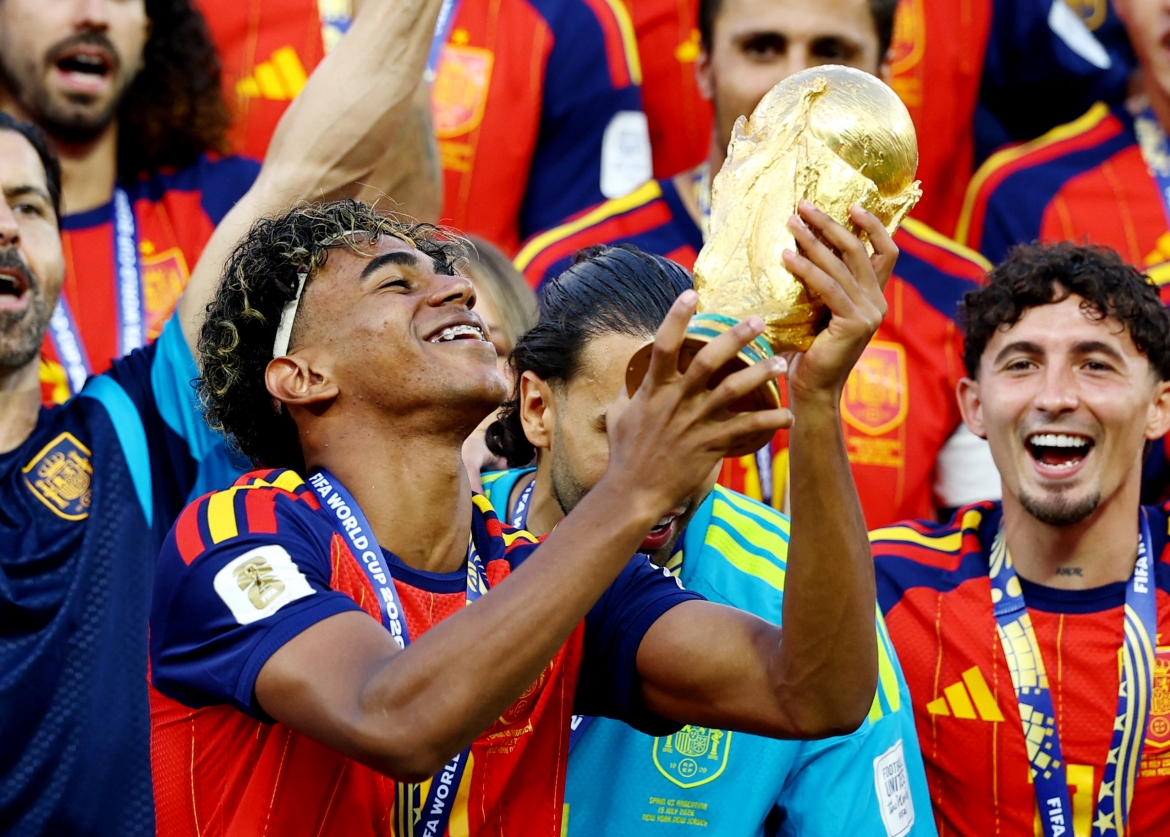 dan sao tay ban nha an mung chuc vo dich world cup 2026, messi ngam ngui cay dang hinh anh 5
