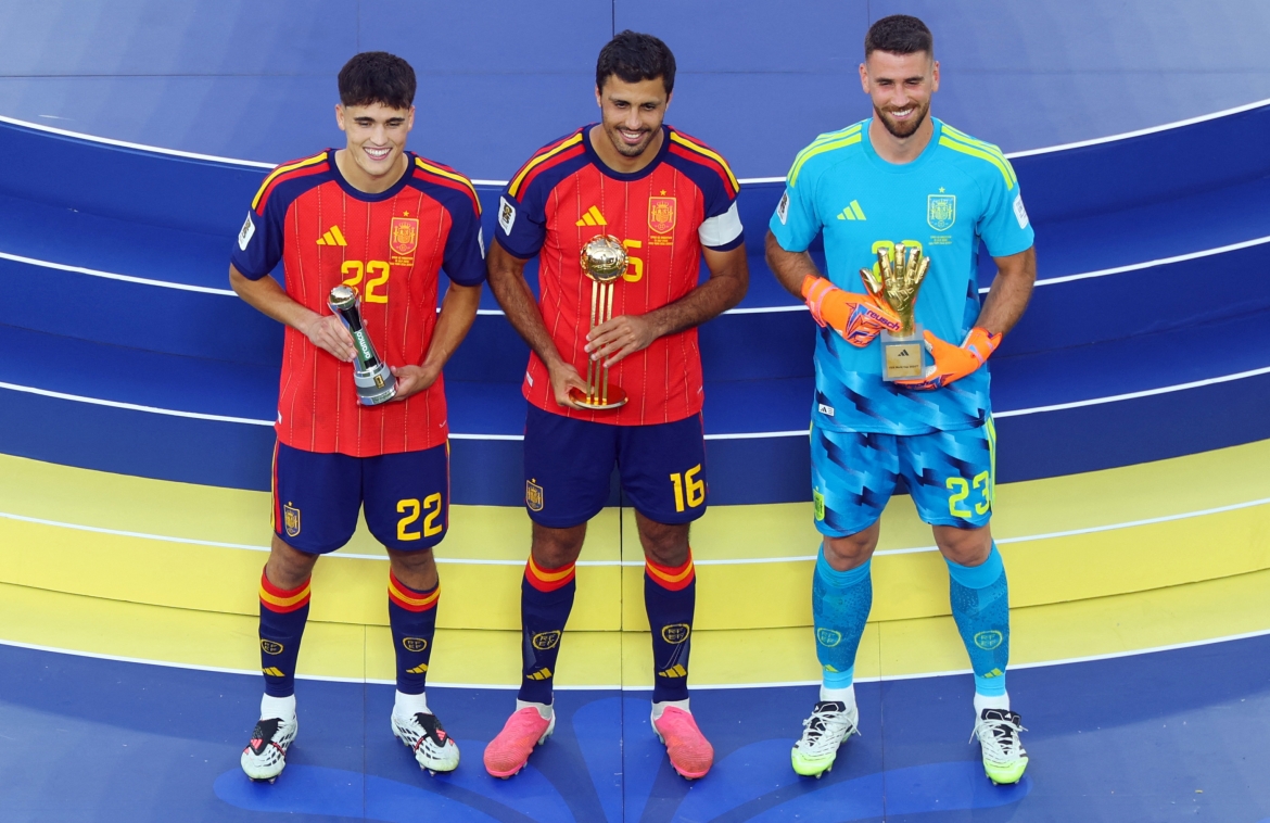 dan sao tay ban nha an mung chuc vo dich world cup 2026, messi ngam ngui cay dang hinh anh 8