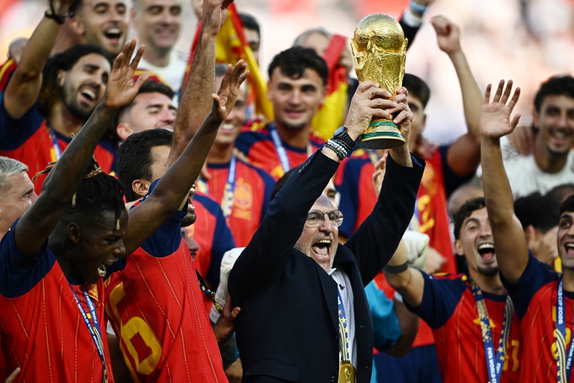 dan sao tay ban nha an mung chuc vo dich world cup 2026, messi ngam ngui cay dang hinh anh 3